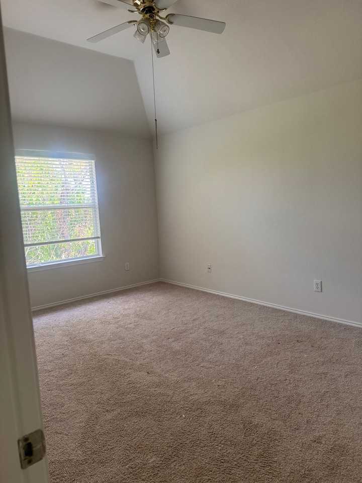 133 Wellington Ln - Photo 6 of 18
