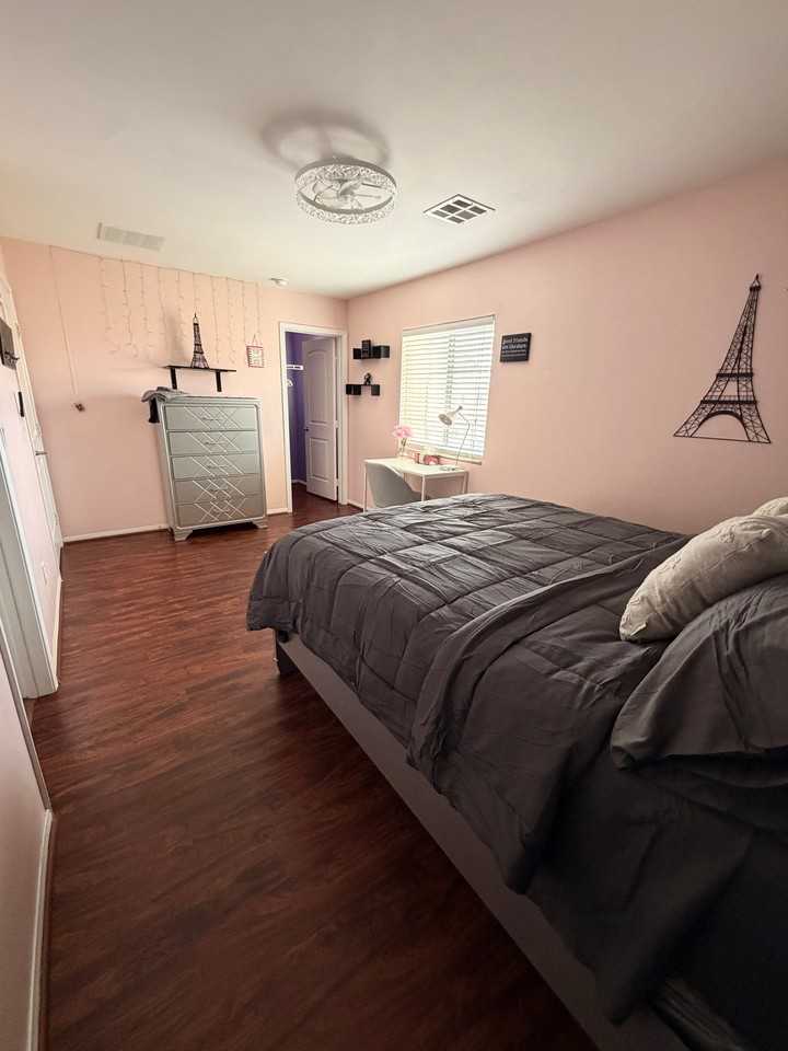 6619 Ditmars St - Photo 3 of 3