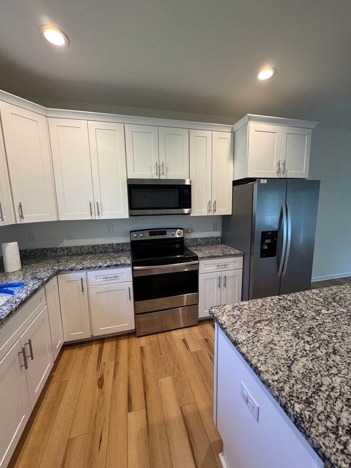 221 Barrington Dr - Photo 3 of 17