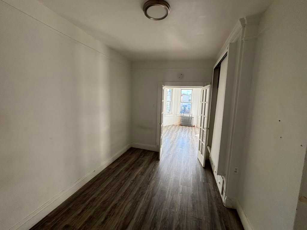 72 Rose Ave #2R - Photo 3 of 4