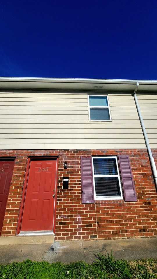 2202 Williamsburg Rd - Photo 4 of 18