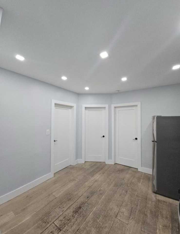325 Avenue E #3 - Photo 4 of 7