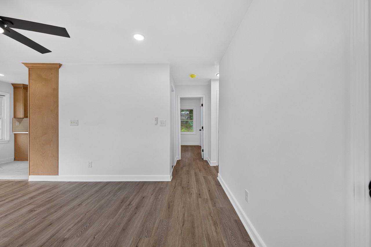 2027 Hilburn Dr Se - Photo 3 of 19