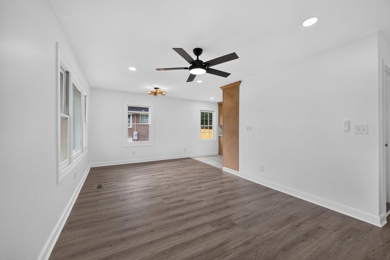 2027 Hilburn Dr Se - Photo 4 of 19