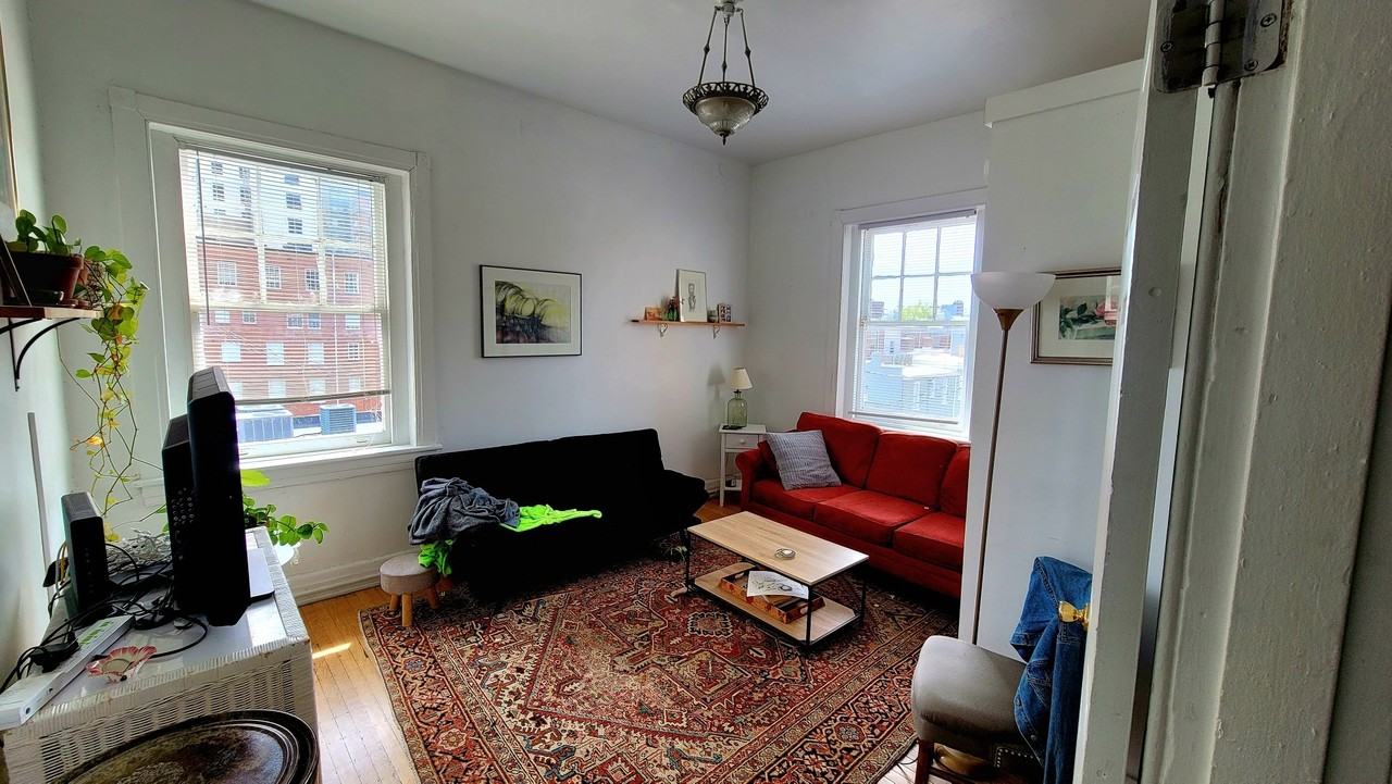 421 W Grace St #303 - Photo 2 of 7