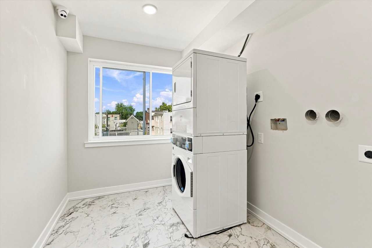 2523 N Fairhill St - Photo 4 of 10