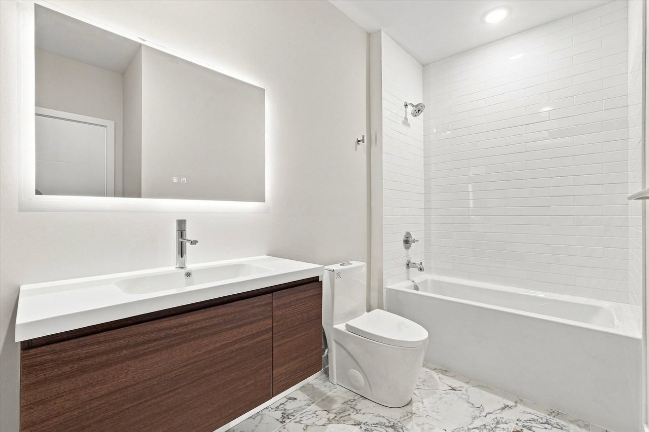 2523 N Fairhill St - Photo 6 of 10