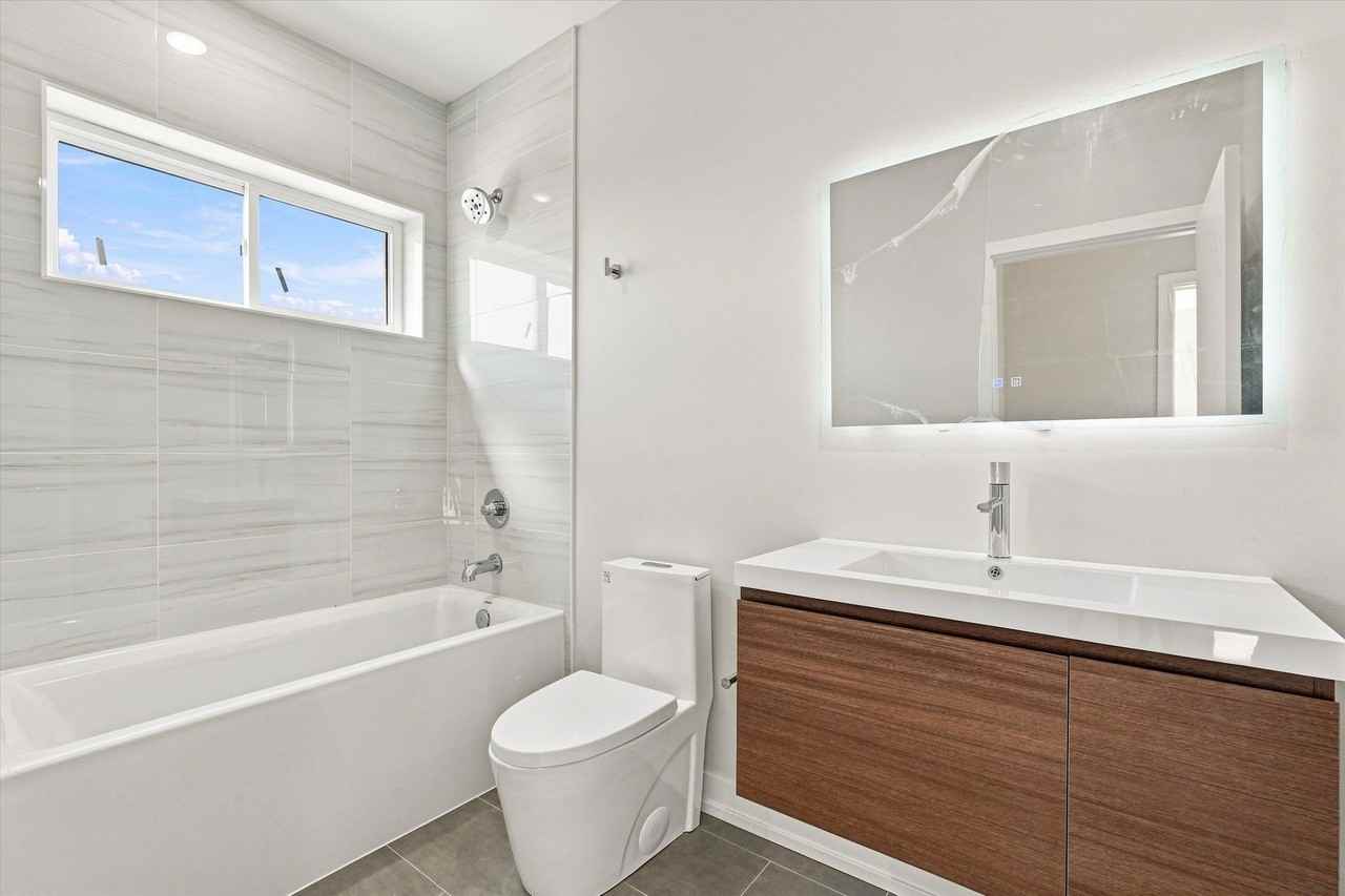 2523 N Fairhill St - Photo 7 of 10