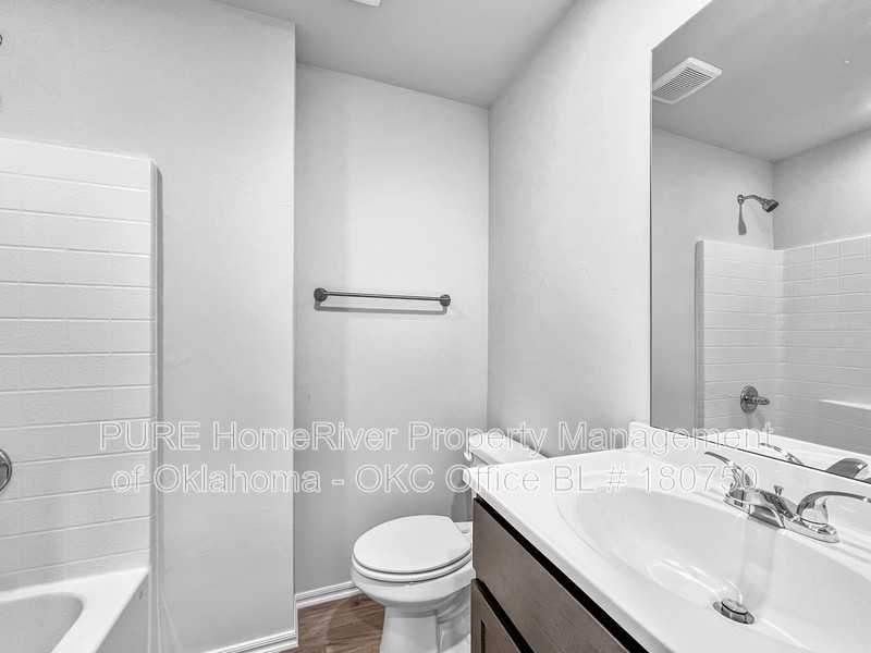 927 Hudson Rd - Photo 6 of 15