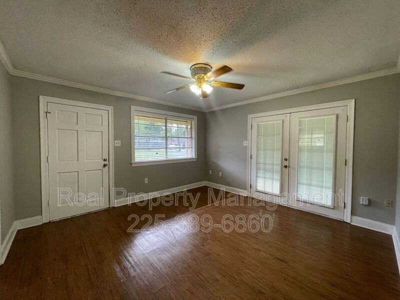 275 W Chalfont Dr - Photo 5 of 23
