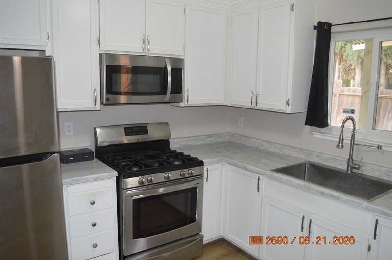 632 Walnut Ave - Photo 2 of 19