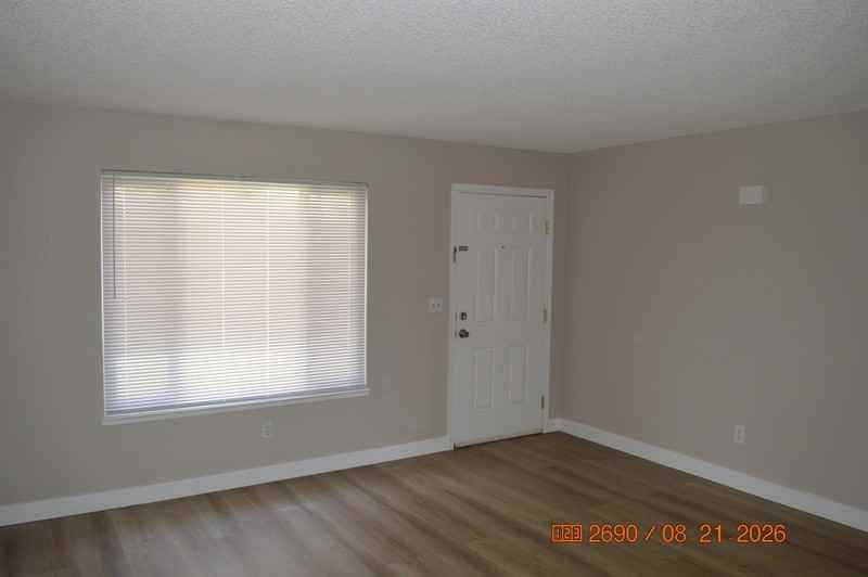 632 Walnut Ave - Photo 5 of 19