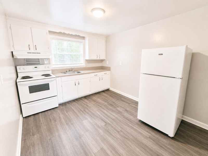 5411 Remuda Dr #4 - Photo 5 of 11