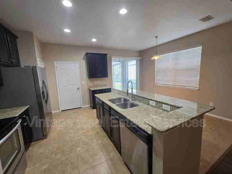 9209 English Oaks Ln - Photo 7 of 25