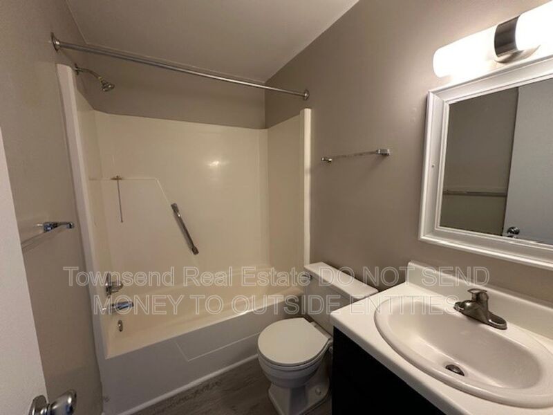 5858 - Photo 6 of 17