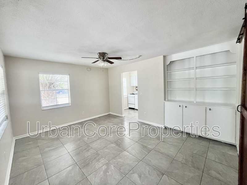 321 24th St N #7 - Photo 2 of 8