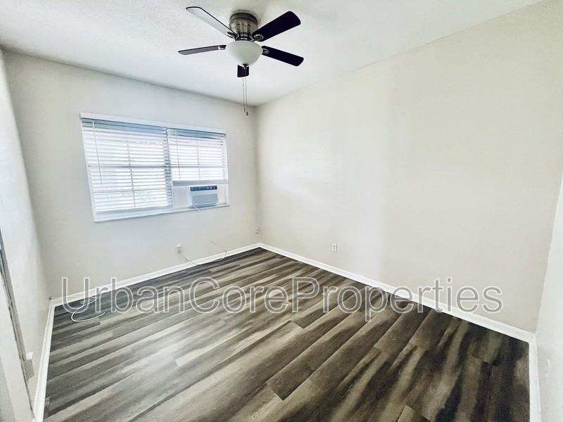 321 24th St N #11 - Photo 5 of 7
