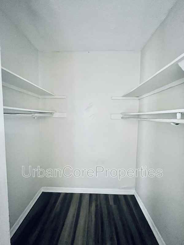 321 24th St N #11 - Photo 6 of 7
