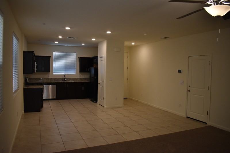 260 Shafer Ave - Photo 7 of 37