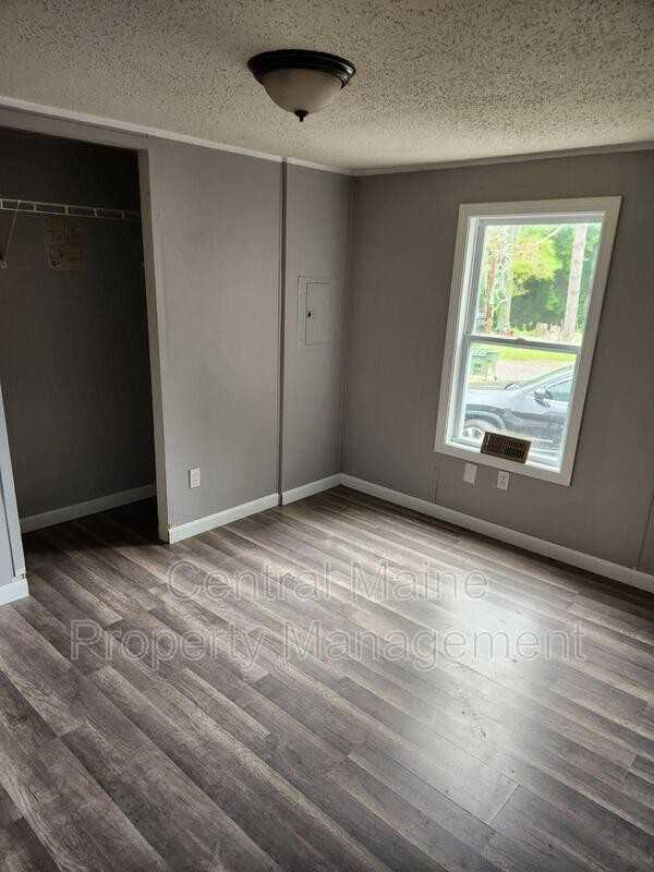 1 Austin Dr - Photo 5 of 7