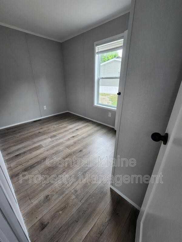 4 Austin Dr - Photo 3 of 11