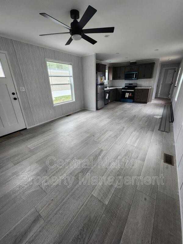 11 Austin Dr - Photo 2 of 9