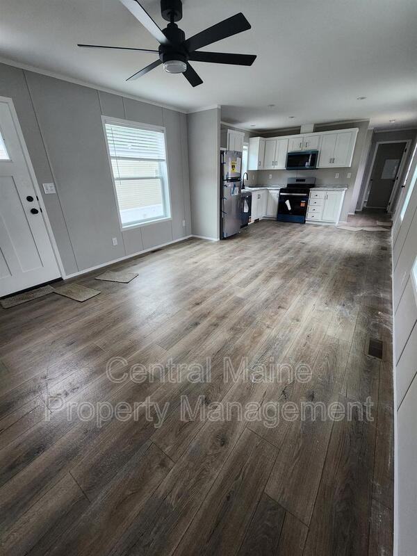 13 Austin Dr - Photo 2 of 9