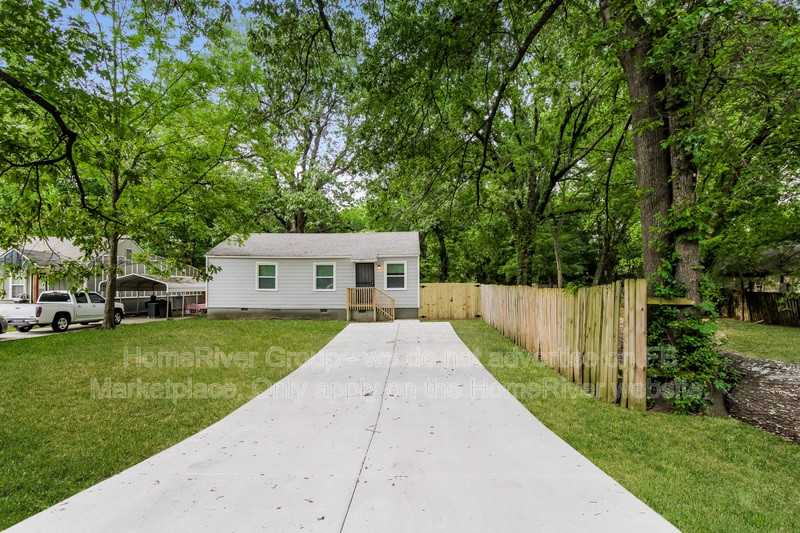4113 Willowview Ave - Photo 2 of 19