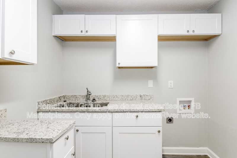 4113 Willowview Ave - Photo 5 of 19