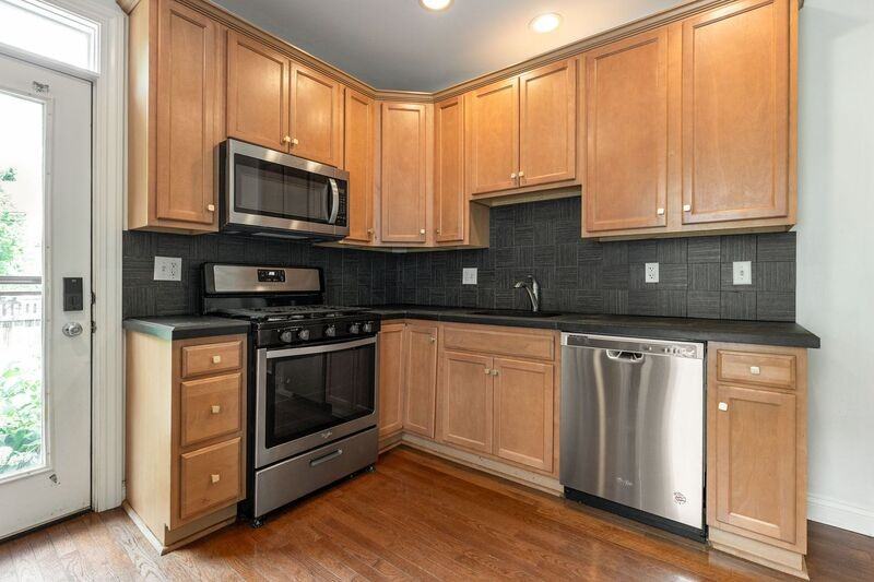 794 Hamlet St - Photo 2 of 37
