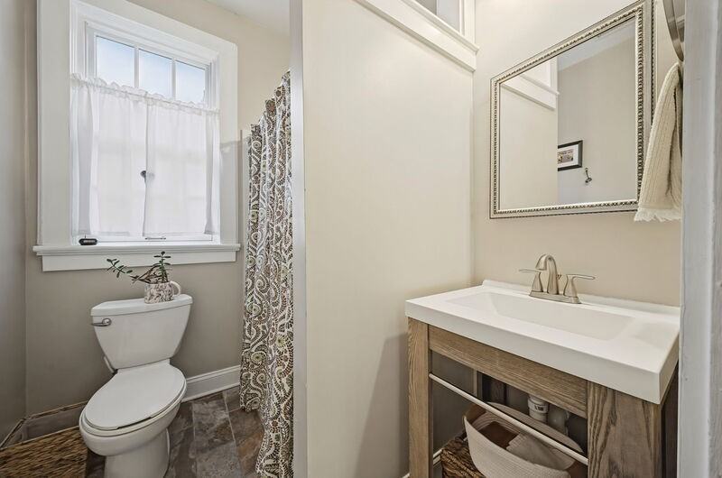 2115 Claremont Ave - Photo 5 of 27