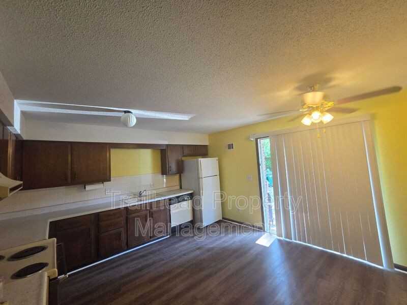 7140 Crisp Ave - Photo 5 of 14