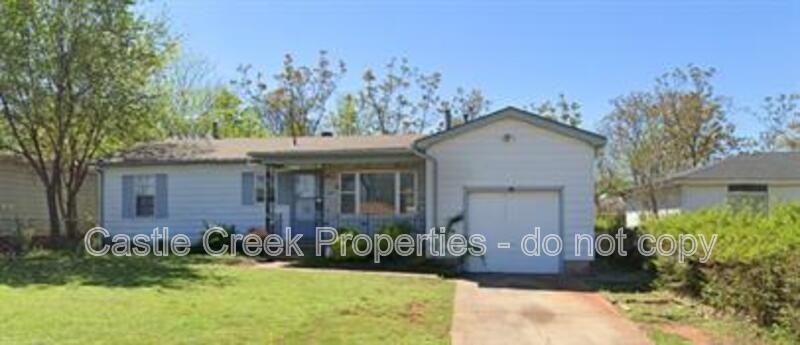 1104 Hickory Ln - Photo 2 of 13