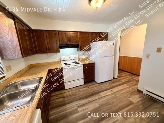 5434 Midvale Dr #4 - Photo 5 of 9