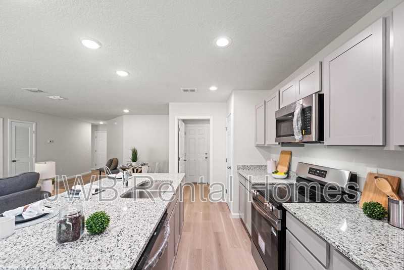 9221 8th Ave - Photo 4 of 23