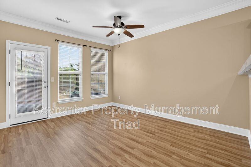 3779 Shadow Ridge Dr - Photo 4 of 33