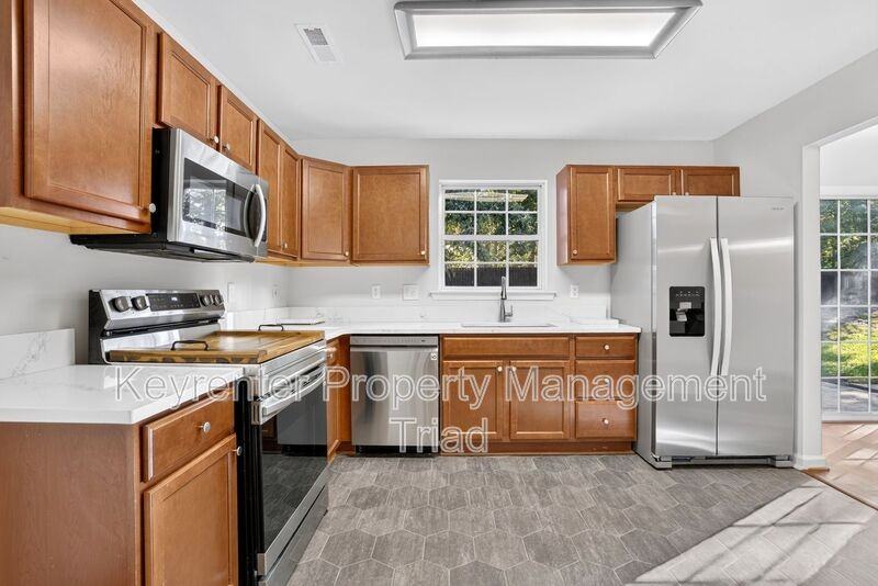 4227 Blazingwood Ct - Photo 3 of 34