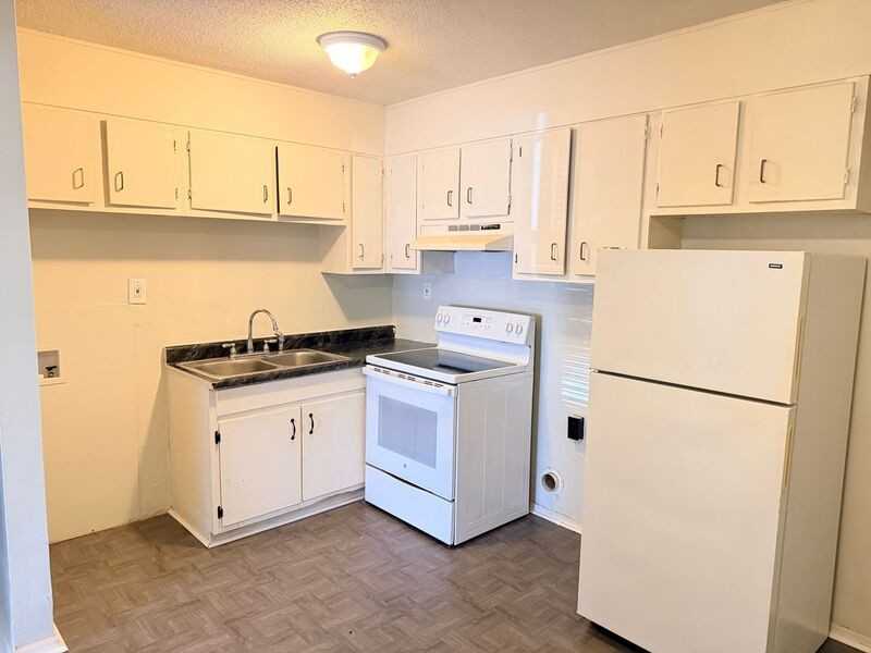 928 53rd St N #B - Photo 2 of 6