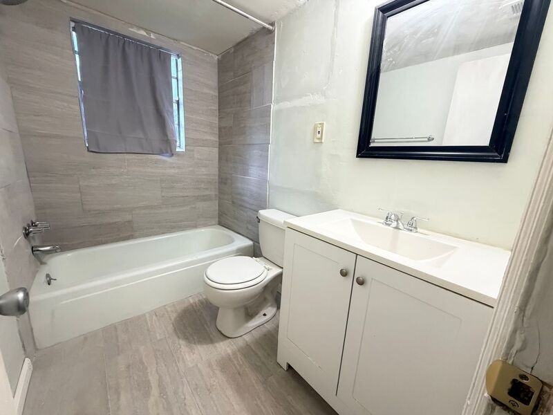 928 53rd St N #B - Photo 4 of 6
