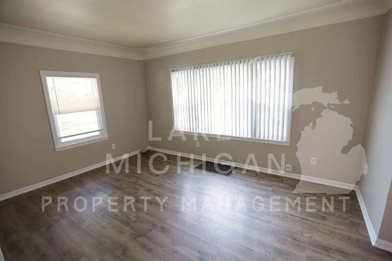 841 Capen St Ne - Photo 5 of 15