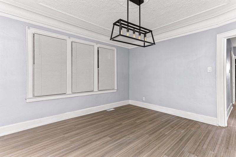 3239 Fullerton St - Photo 4 of 17