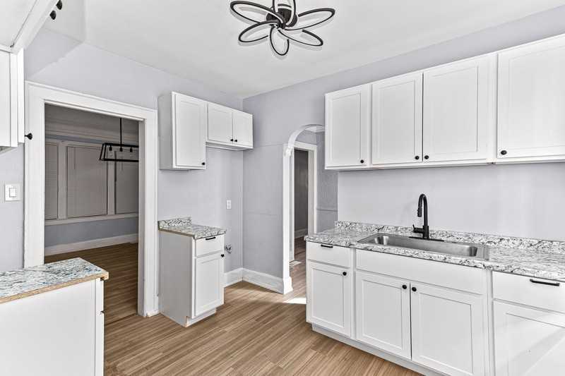 3239 Fullerton St - Photo 7 of 17