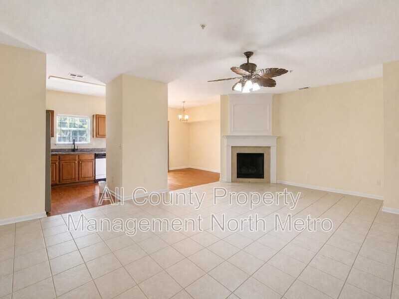 135 Primrose Dr - Photo 2 of 14
