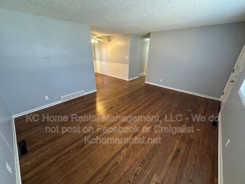 8603 Winchester Ave - Photo 4 of 38