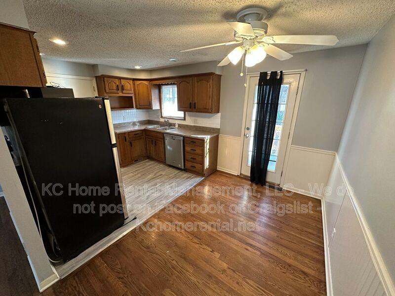 8603 Winchester Ave - Photo 7 of 38