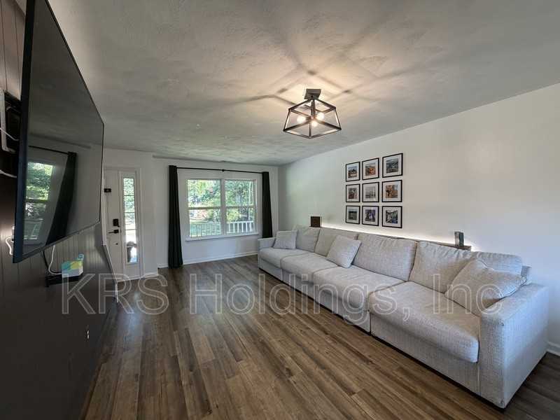 921 Tennyson St - Photo 3 of 17