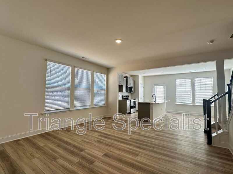 52 Lavender Ln - Photo 4 of 25