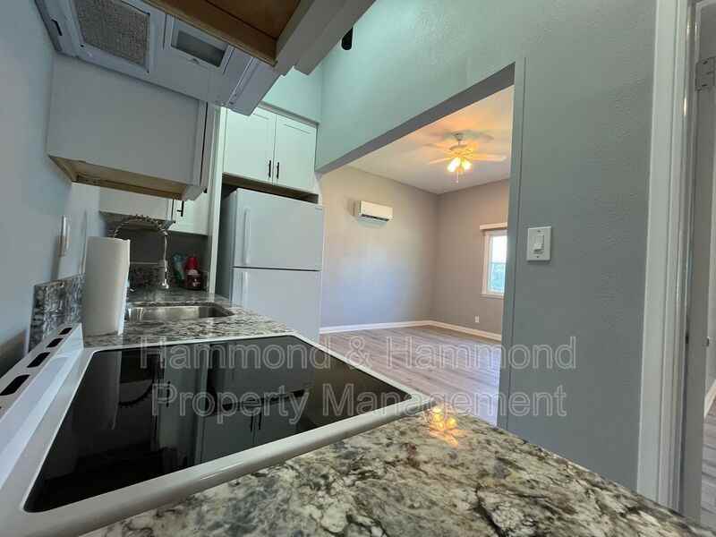 23242 Victory Blvd - Photo 6 of 12