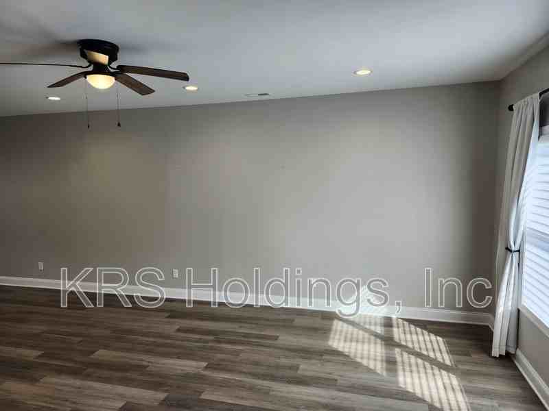 616 Zephyr Dr - Photo 2 of 20