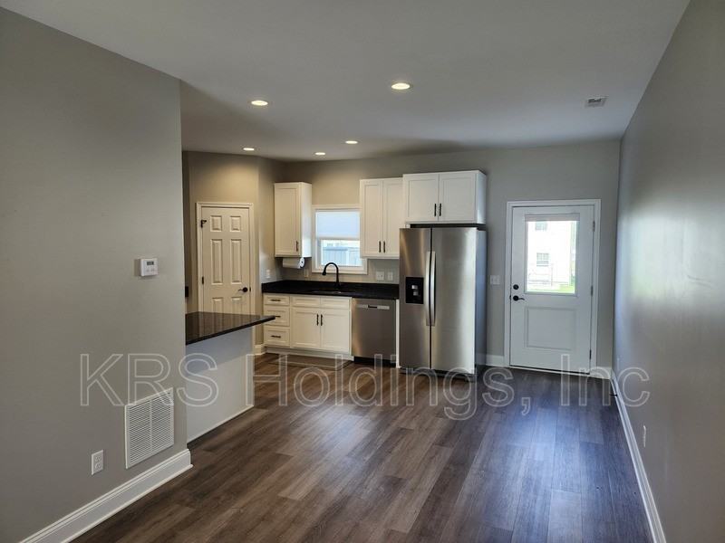 616 Zephyr Dr - Photo 5 of 20
